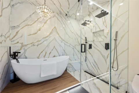 Villa ou maison à vendre à Miami Beach, Floride: 4 chambres, 188.59 m2 № 2040976 - photo 25