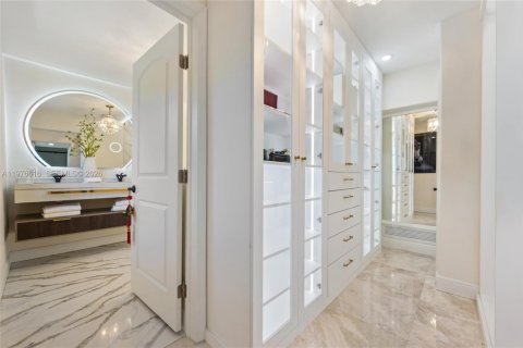 Villa ou maison à vendre à Miami Beach, Floride: 4 chambres, 188.59 m2 № 2040976 - photo 26