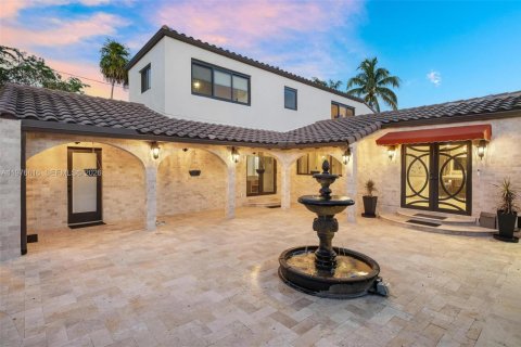 Villa ou maison à vendre à Miami Beach, Floride: 4 chambres, 188.59 m2 № 2040976 - photo 12