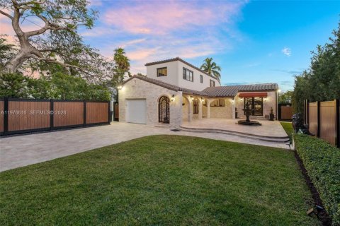 Villa ou maison à Miami Beach, Floride 4 chambres, 188.59 m2 № 2040976