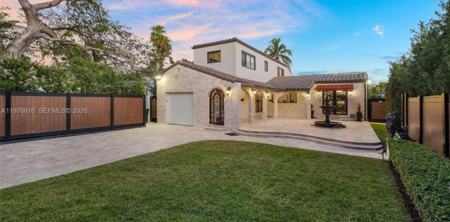 Villa ou maison à Miami Beach, Floride 4 chambres, 188.59 m2 № 2040976