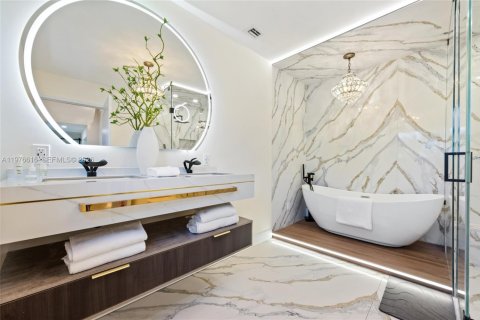 Villa ou maison à vendre à Miami Beach, Floride: 4 chambres, 188.59 m2 № 2040976 - photo 24