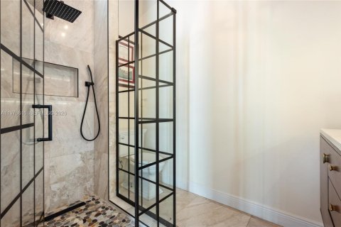 Villa ou maison à vendre à Miami Beach, Floride: 4 chambres, 188.59 m2 № 2040976 - photo 3