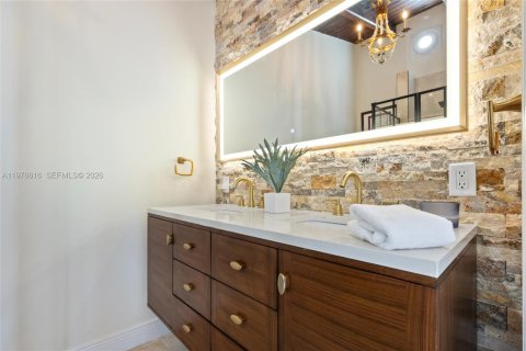 Villa ou maison à vendre à Miami Beach, Floride: 4 chambres, 188.59 m2 № 2040976 - photo 2