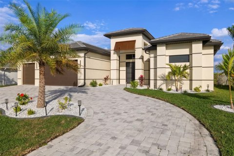 Villa ou maison à vendre à Cape Coral, Floride: 3 chambres, 205.59 m2 № 1525408 - photo 3