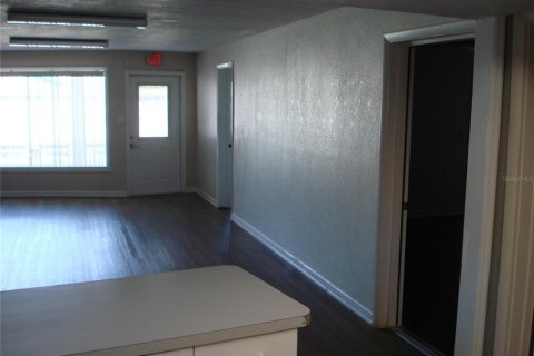 Commercial property in Sarasota, Florida 224.08 sq.m. № 1789170 - photo 6
