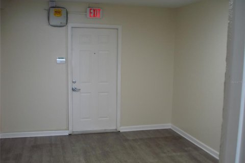 Commercial property in Sarasota, Florida 224.08 sq.m. № 1789170 - photo 7