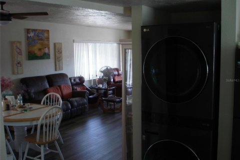 Commercial property in Sarasota, Florida 224.08 sq.m. № 1789170 - photo 18