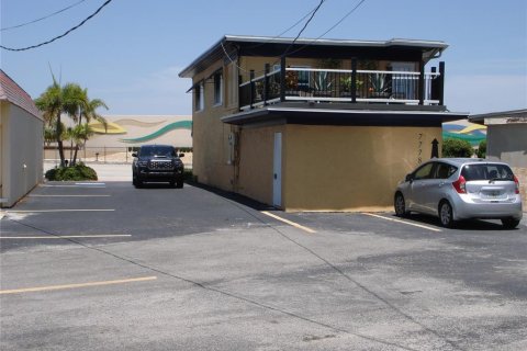 Commercial property in Sarasota, Florida 224.08 sq.m. № 1789170 - photo 4