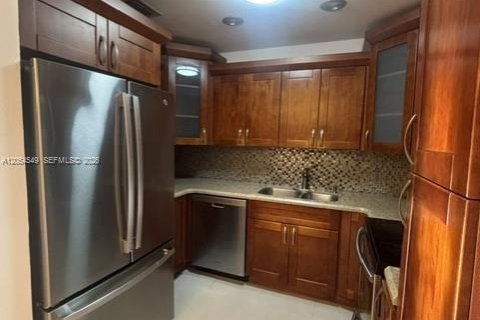 House in Miami, Florida 3 bedrooms, 142.6 sq.m. № 2180546