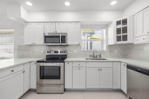 Casa en venta en Hollywood, Florida, 2 dormitorios, 117.24 m2 № 2001491 - foto 11