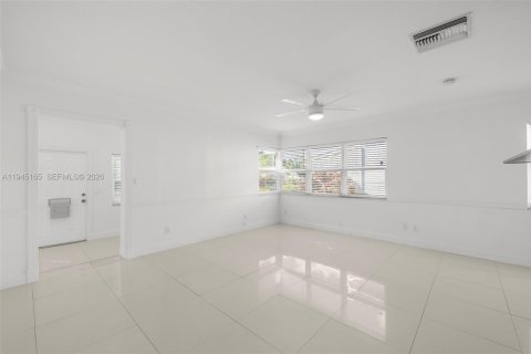 Casa en venta en Hollywood, Florida, 2 dormitorios, 117.24 m2 № 2001491 - foto 17