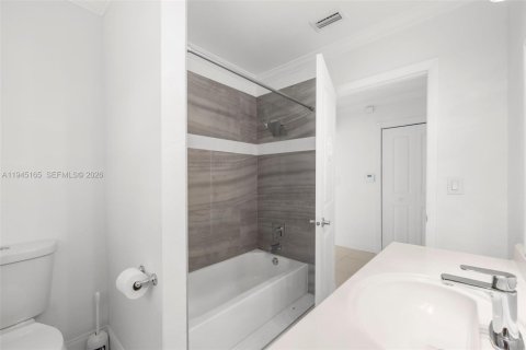 Casa en venta en Hollywood, Florida, 2 dormitorios, 117.24 m2 № 2001491 - foto 15