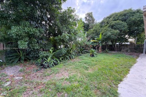 Снять в аренду виллу или дом в Норт-Лодердейл, Флорида 5 спален, 137.5м2, № 1970032 - фото 16