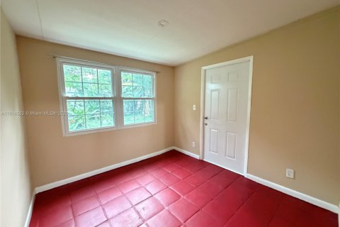 Снять в аренду виллу или дом в Норт-Лодердейл, Флорида 5 спален, 137.5м2, № 1970032 - фото 13