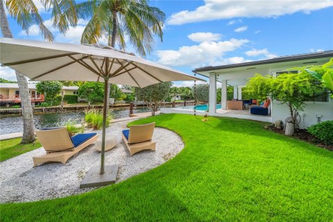 House in Miami Shores, Florida 4 bedrooms, 394.56 sq.m. № 1945175 - photo 17