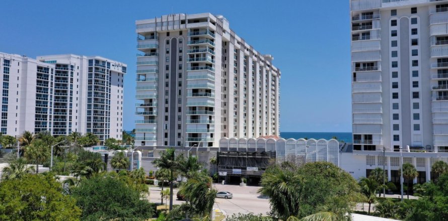 Condominio en Pompano Beach, Florida, 2 dormitorios № 1136457