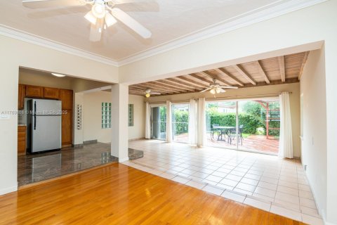 Casa en alquiler en Surfside, Florida, 3 dormitorios, 155.43 m2 № 1973242 - foto 20