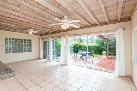 Casa en alquiler en Surfside, Florida, 3 dormitorios, 155.43 m2 № 1973242 - foto 21