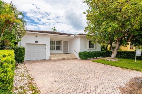 Casa en alquiler en Surfside, Florida, 3 dormitorios, 155.43 m2 № 1973242 - foto 3