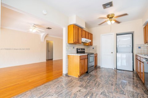 Casa en alquiler en Surfside, Florida, 3 dormitorios, 155.43 m2 № 1973242 - foto 27