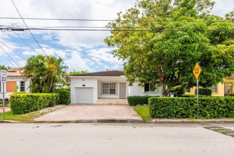 Casa en alquiler en Surfside, Florida, 3 dormitorios, 155.43 m2 № 1973242 - foto 5