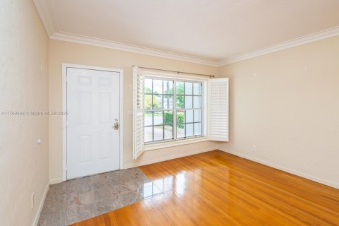 Casa en alquiler en Surfside, Florida, 3 dormitorios, 155.43 m2 № 1973242 - foto 10