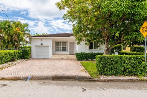 Casa en alquiler en Surfside, Florida, 3 dormitorios, 155.43 m2 № 1973242 - foto 7
