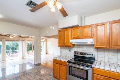 Casa en alquiler en Surfside, Florida, 3 dormitorios, 155.43 m2 № 1973242 - foto 30