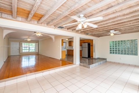 Casa en alquiler en Surfside, Florida, 3 dormitorios, 155.43 m2 № 1973242 - foto 23