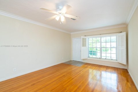 Casa en alquiler en Surfside, Florida, 3 dormitorios, 155.43 m2 № 1973242 - foto 15