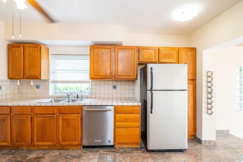 Casa en alquiler en Surfside, Florida, 3 dormitorios, 155.43 m2 № 1973242 - foto 28