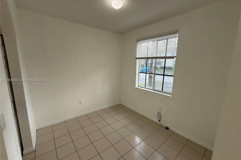 Touwnhouse à louer à North Lauderdale, Floride: 3 chambres, 149.94 m2 № 2029308 - photo 4