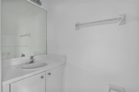 Condo in Homestead, Florida, 2 bedrooms  № 1953306 - photo 13