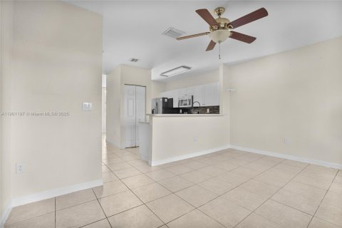Condo in Homestead, Florida, 2 bedrooms  № 1953306 - photo 8