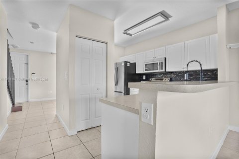 Condo in Homestead, Florida, 2 bedrooms  № 1953306 - photo 9