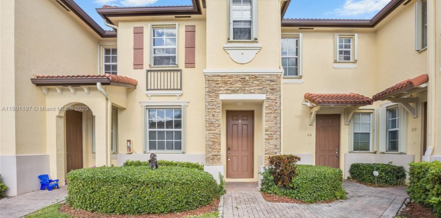 Condo in Homestead, Florida, 2 bedrooms  № 1953306