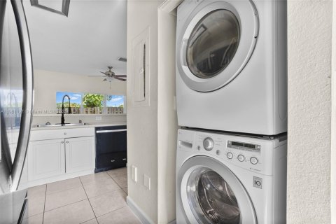 Condo in Homestead, Florida, 2 bedrooms  № 1953306 - photo 12