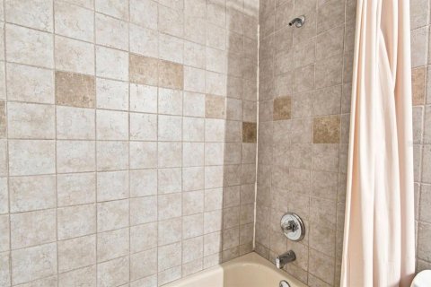 House in Tampa, Florida 3 bedrooms, 124.21 sq.m. № 2308489 - photo 30