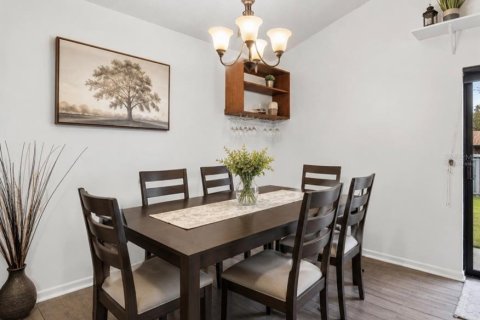House in Tampa, Florida 3 bedrooms, 124.21 sq.m. № 2308489 - photo 4