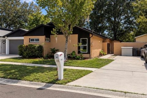 House in Tampa, Florida 3 bedrooms, 124.21 sq.m. № 2308489