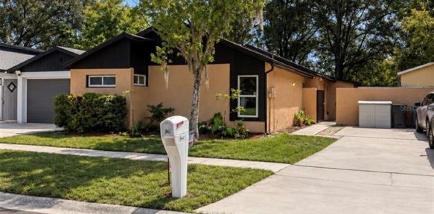 House in Tampa, Florida 3 bedrooms, 124.21 sq.m. № 2308489