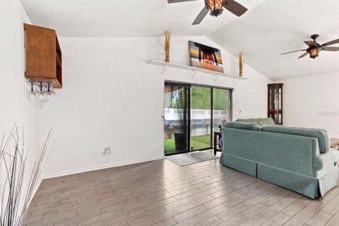 House in Tampa, Florida 3 bedrooms, 124.21 sq.m. № 2308489 - photo 16