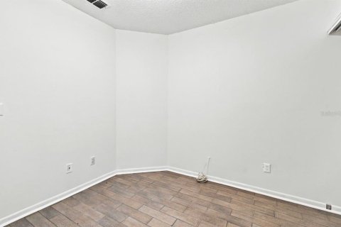 House in Tampa, Florida 3 bedrooms, 124.21 sq.m. № 2308489 - photo 25