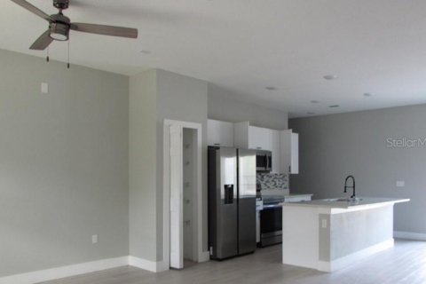 Villa ou maison à vendre à Ocklawaha, Floride: 4 chambres, 154.96 m2 № 2111911 - photo 4