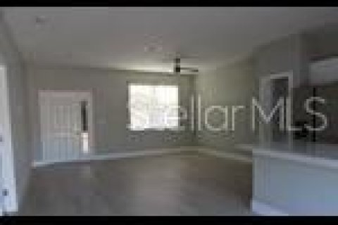 Villa ou maison à vendre à Ocklawaha, Floride: 4 chambres, 154.96 m2 № 2111911 - photo 2
