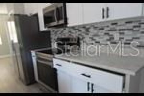 Villa ou maison à vendre à Ocklawaha, Floride: 4 chambres, 154.96 m2 № 2111911 - photo 5