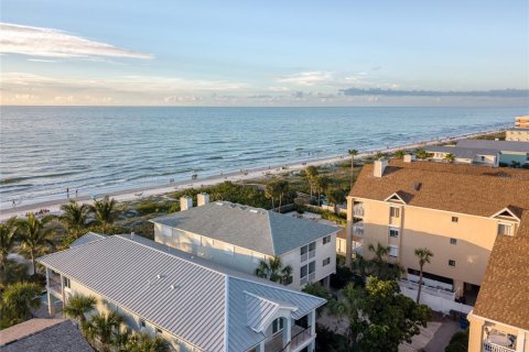 Condo in Indian Rocks Beach, Florida, 2 bedrooms № 2118600 - photo 23