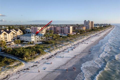 Condo in Indian Rocks Beach, Florida, 2 bedrooms № 2118600 - photo 19