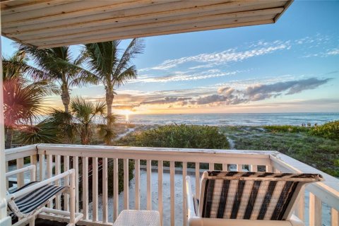 Condo in Indian Rocks Beach, Florida, 2 bedrooms № 2118600 - photo 5